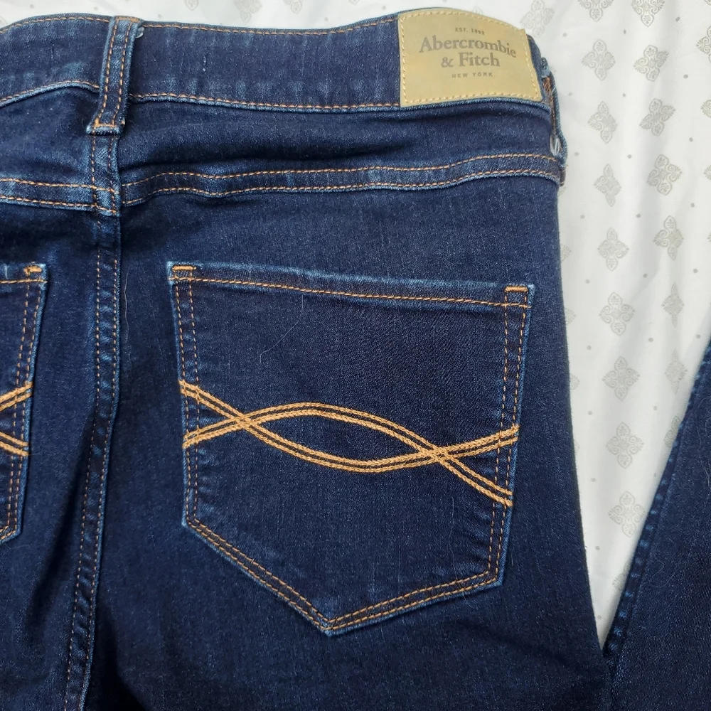 Abercrombie & Fitch Dark Wash Slim Jeans Size 6S